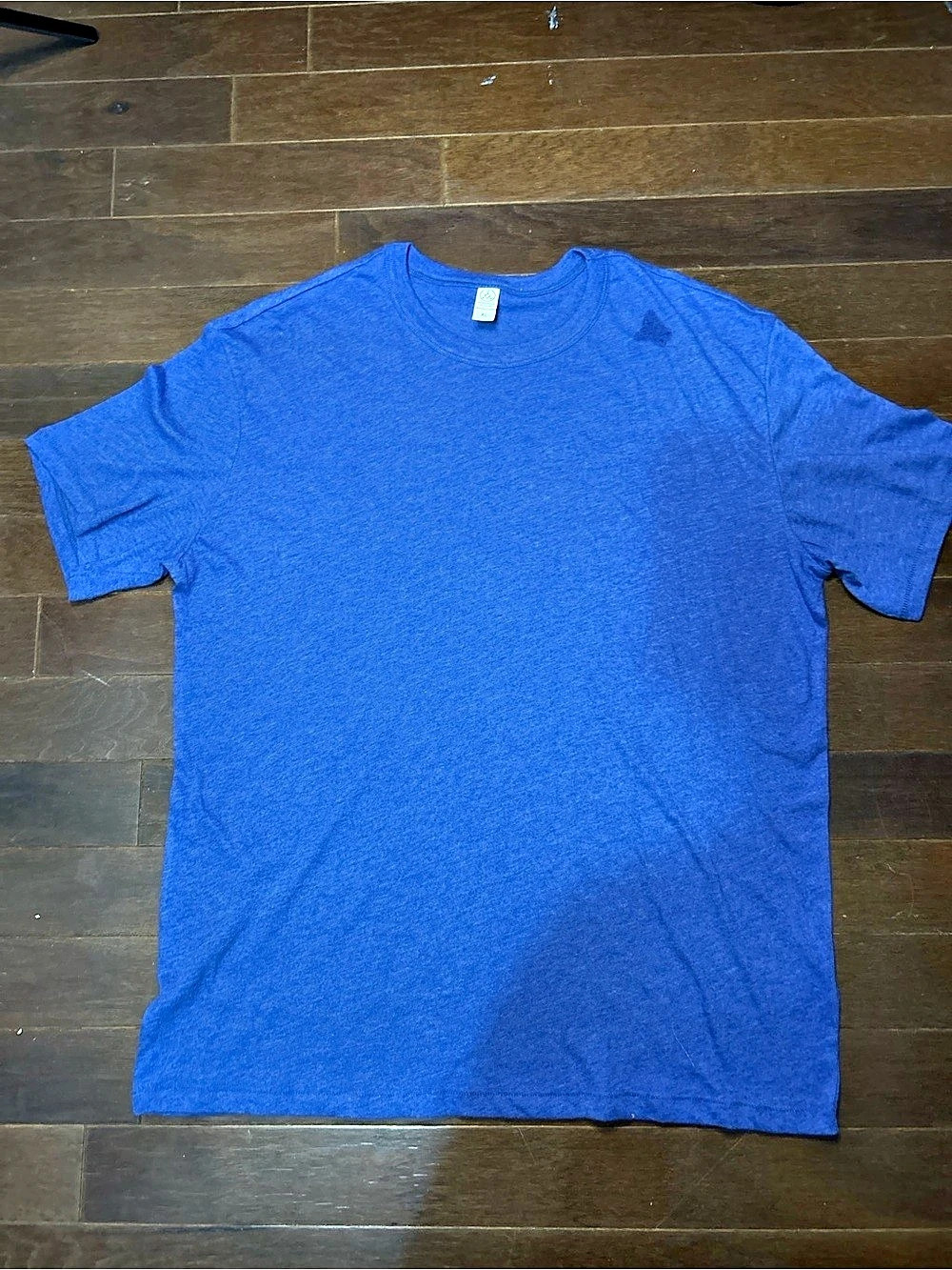 Alternative Short Sleeve Tee in Blue XL Like New